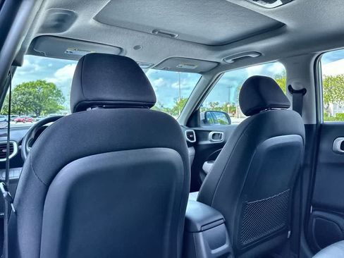 Used 2025 Hyundai Venue SEL FWD image 23