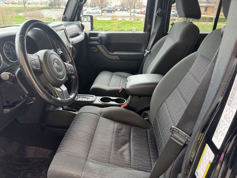 Used 2012 Jeep Wrangler Unlimited Sport image 8