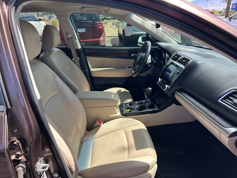 Used 2019 Subaru Outback 3.6R Limited AWD/4WD image 19