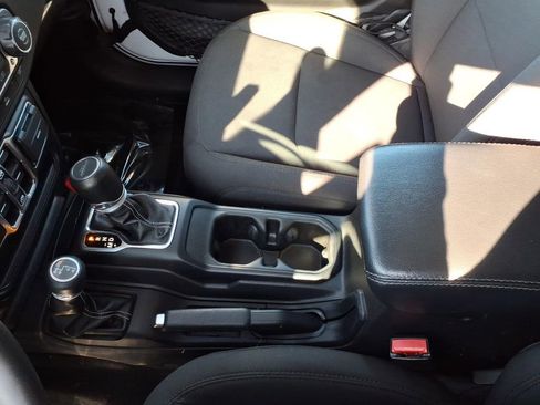 Used 2023 Jeep Gladiator Overland image 14