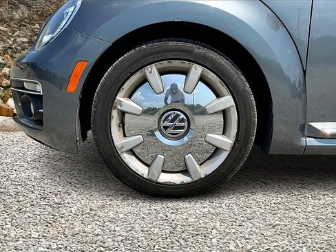 Used 2019 Volkswagen Beetle 2.0T SE image 8