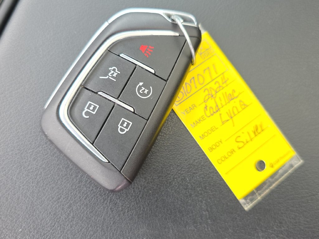 Used 2024 Cadillac Lyriq Luxury AWD/4WD image 23