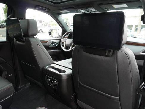 Certified 2024 Chevrolet Suburban High Country image 11