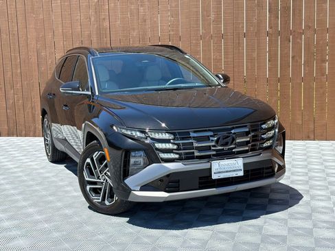 Used 2025 Hyundai Tucson Limited FWD image 10