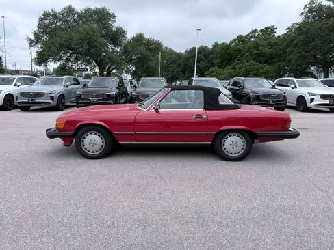 Used 1988 Mercedes-Benz 560 SL image 3