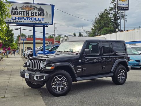 Used 2024 Jeep Wrangler Unlimited Sahara AWD/4WD image 1