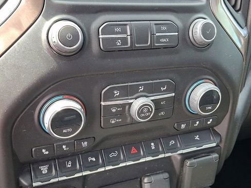 Used 2023 Chevrolet Silverado 3500 High Country image 10