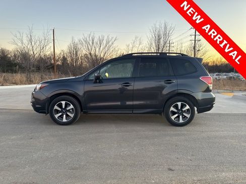 Used 2017 Subaru Forester 2.5i Premium image 6