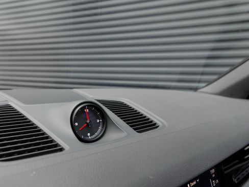 Certified 2023 Porsche Cayenne image 20