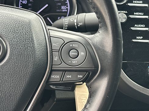 Used 2019 Toyota Camry SE FWD image 19