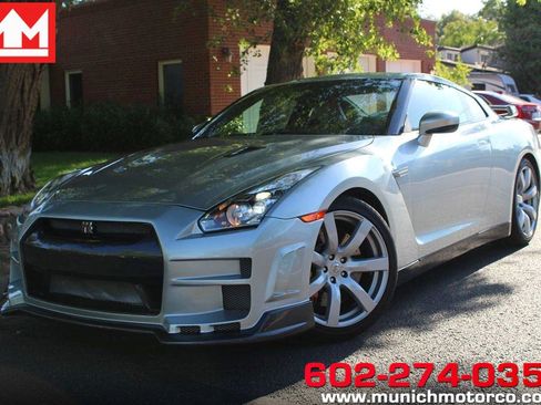 Used 2009 Nissan GT-R Premium AWD/4WD image 1