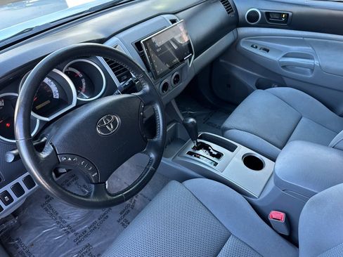 Used 2011 Toyota Tacoma PreRunner w/ TRD Off-Road Pkg w/JBL Audio image 10