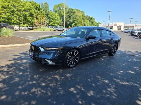 Used 2025 Honda Accord Touring image 3