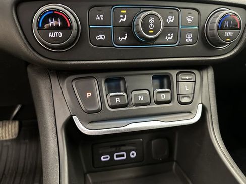 Used 2019 GMC Terrain SLT w/ Preferred Package image 23