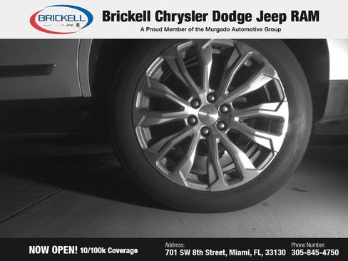 Used 2021 GMC Yukon Denali w/ Denali Premium Package image 9