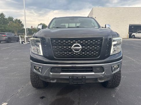 Used 2017 Nissan Titan SL AWD/4WD image 9
