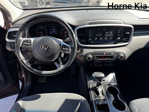 Used 2020 Kia Sorento S image 15
