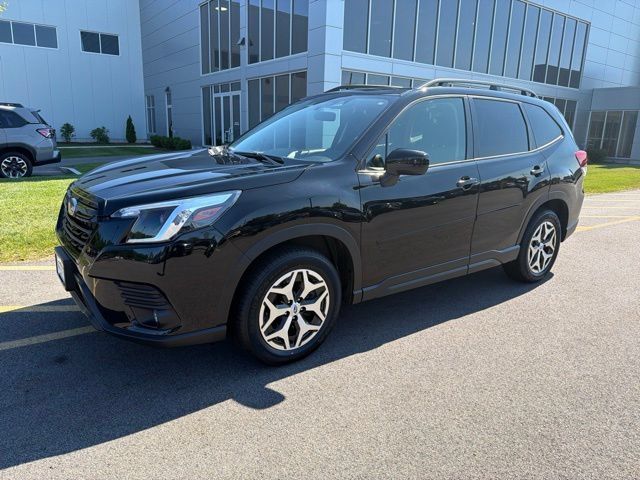 Used 2024 Subaru Forester Premium AWD/4WD image 1