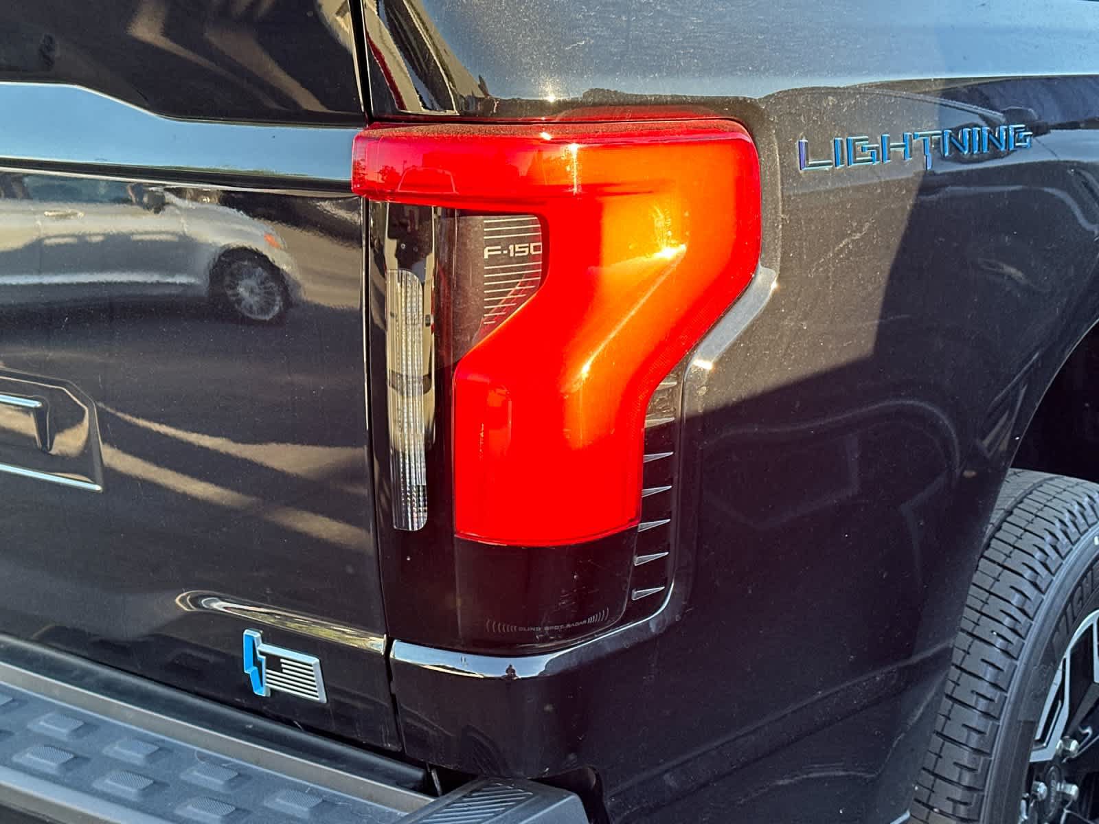 Used 2023 Ford F150 Lightning XLT AWD/4WD image 8