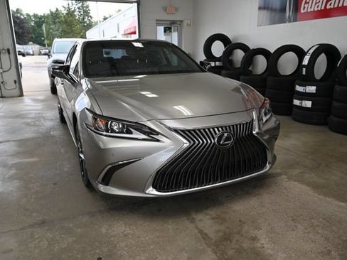 Used 2019 Lexus ES 350 w/ Accessory Package 2 FWD image 3