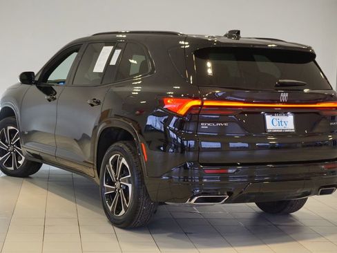 Used 2025 Buick Enclave Sport Touring w/ Power Package image 8