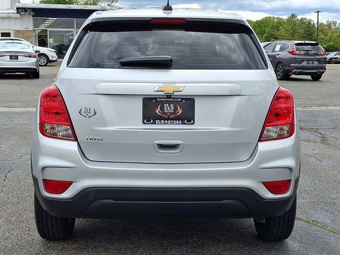 Used 2019 Chevrolet Trax LS FWD image 21
