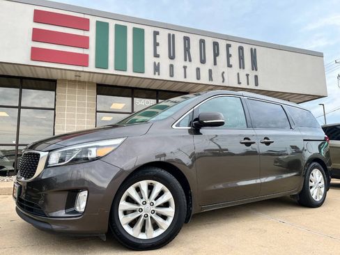 Used 2016 Kia Sedona EX FWD image 1