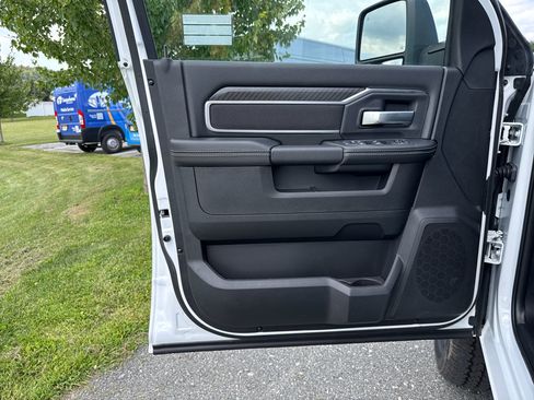 New 2026 RAM 3500 Big Horn AWD/4WD image 28