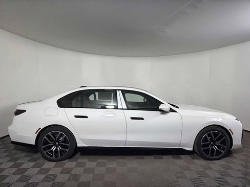 New 2026 BMW i7 xDrive60 w/ Premium Package AWD/4WD image 8