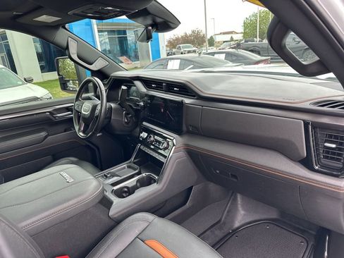 Used 2024 GMC Sierra 2500 AT4 w/ AT4 Premium Plus Package AWD/4WD image 27