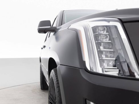 Used 2015 Cadillac Escalade Premium AWD/4WD image 11