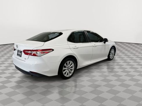 Used 2019 Toyota Camry LE FWD image 10
