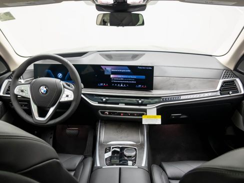 New 2026 BMW X7 xDrive40i w/ Premium Package image 10