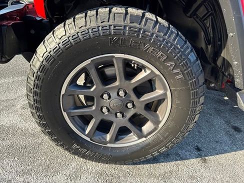 Used 2020 Jeep Gladiator Overland image 26