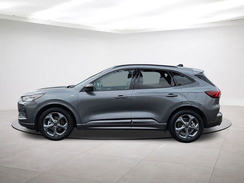 Used 2024 Ford Escape ST-Line w/ Cold Weather Package image 4