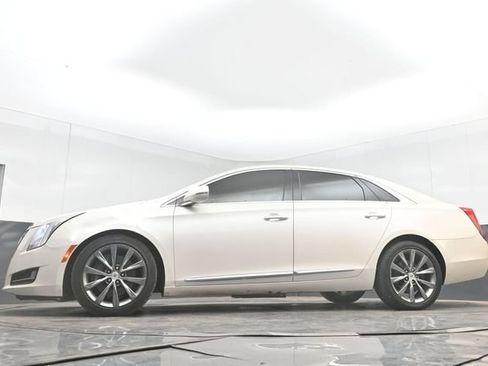 Used 2013 Cadillac XTS FWD image 29