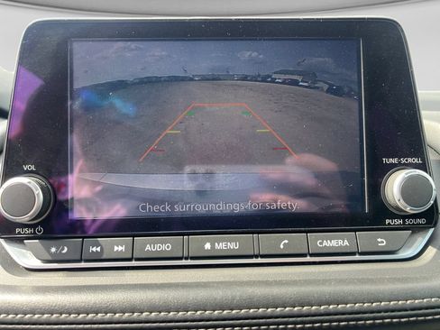 Used 2024 Nissan Rogue S FWD image 24