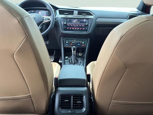 Used 2024 Volkswagen Tiguan SE R-Line w/ MDO Package, Three-Row FWD image 23