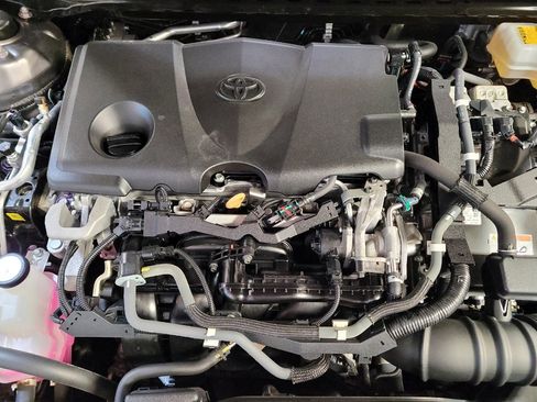 Used 2018 Toyota Camry SE image 30