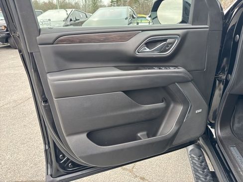 Used 2021 Chevrolet Suburban Z71 image 29