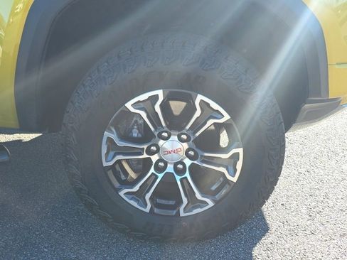 Used 2023 GMC Canyon AT4 w/ AT4 Premium Package image 9