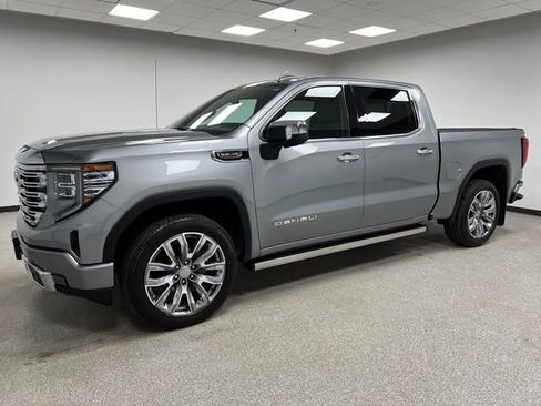 Used 2024 GMC Sierra 1500 Denali w/ Denali Reserve Package AWD/4WD image 6