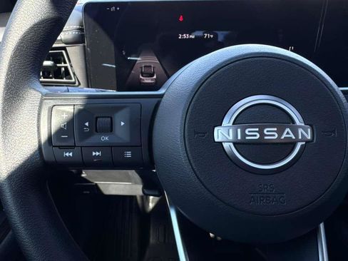 Used 2025 Nissan Kicks SV FWD image 8