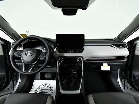 New 2025 Toyota RAV4 Limited image 18