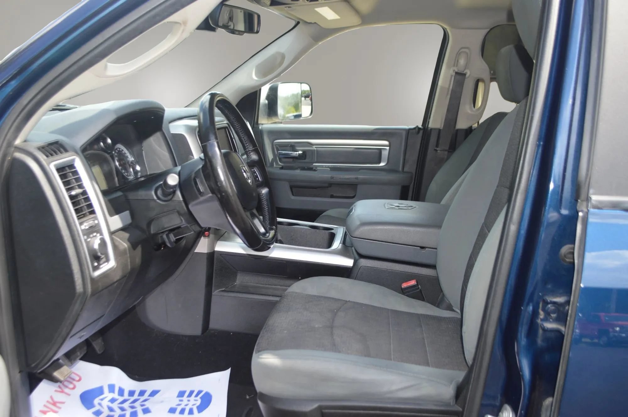 Used 2020 RAM 1500 Classic SLT w/ Luxury Group RWD image 11