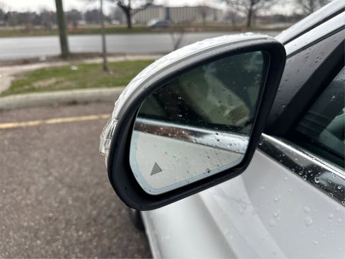 Used 2015 Mercedes-Benz C 300 4MATIC Sedan image 32