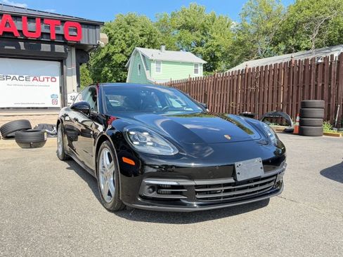 Used 2018 Porsche Panamera 4S AWD/4WD image 4