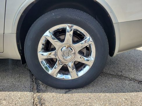 Used 2009 Buick Enclave CXL w/ Entertainment Package #2 AWD/4WD image 10