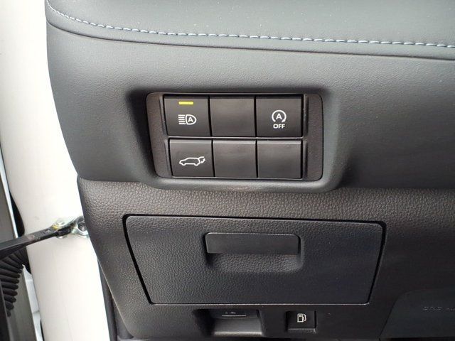 Used 2024 Toyota Highlander XLE AWD/4WD image 22