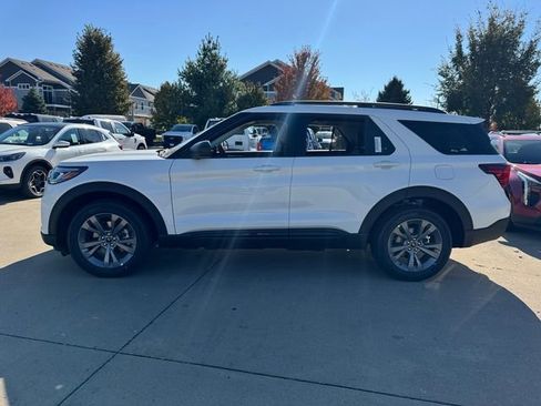 New 2026 Ford Explorer Active w/ Active Comfort Package image 5